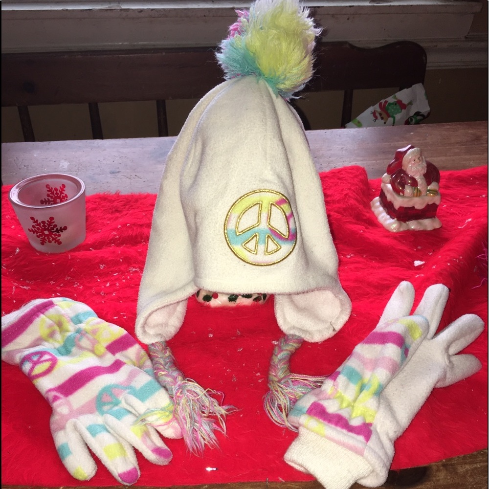 Girls Peace sign winter hat